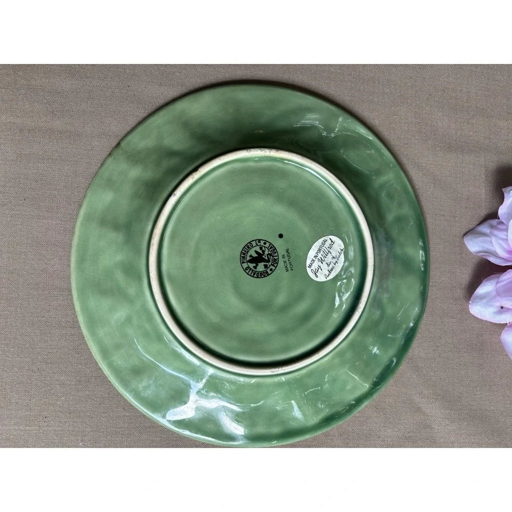 Bordallo Pinheiro Green Apple Leaf 7 7/8 Plate Portugal Majolica Jay Willfred